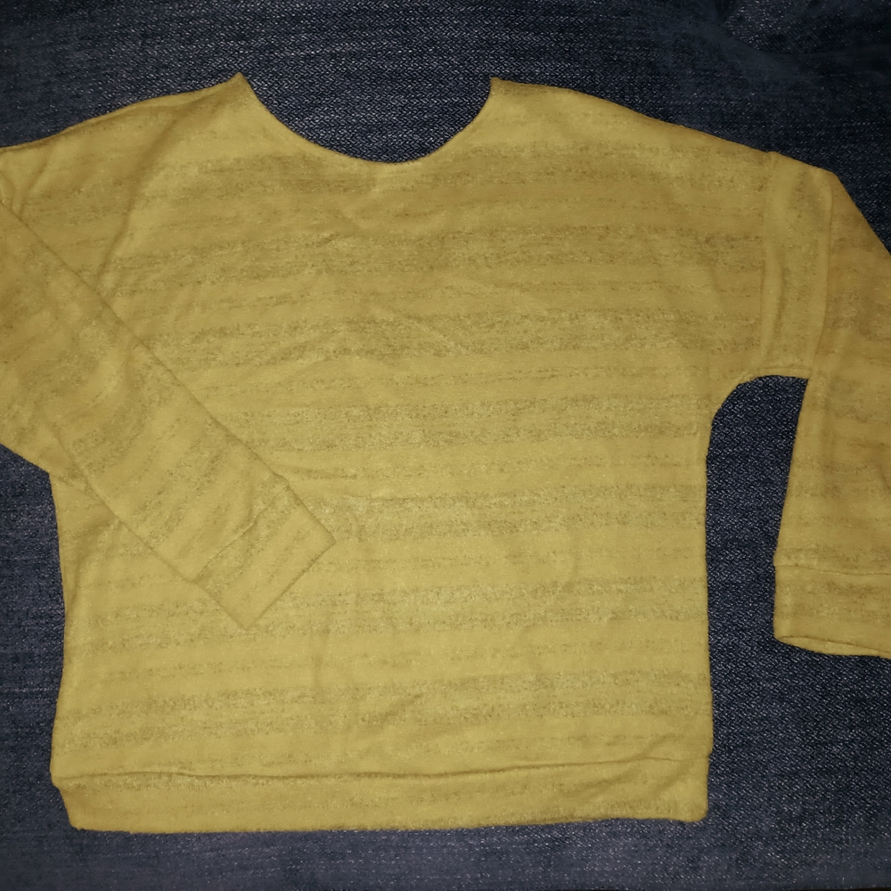 Fashion Nova Women's Yellow Crewneck Sweater